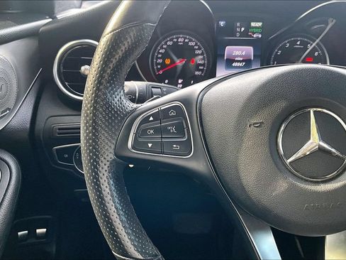 Used 2019 Mercedes-Benz GLC 350e 4MATIC w/ Premium Package image 24