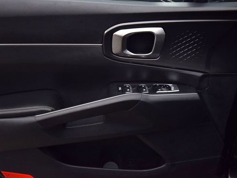 Used 2024 Kia Sorento S image 24