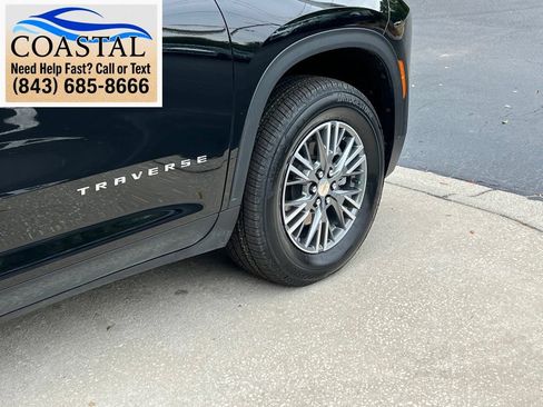 Used 2025 Chevrolet Traverse LT AWD/4WD image 28