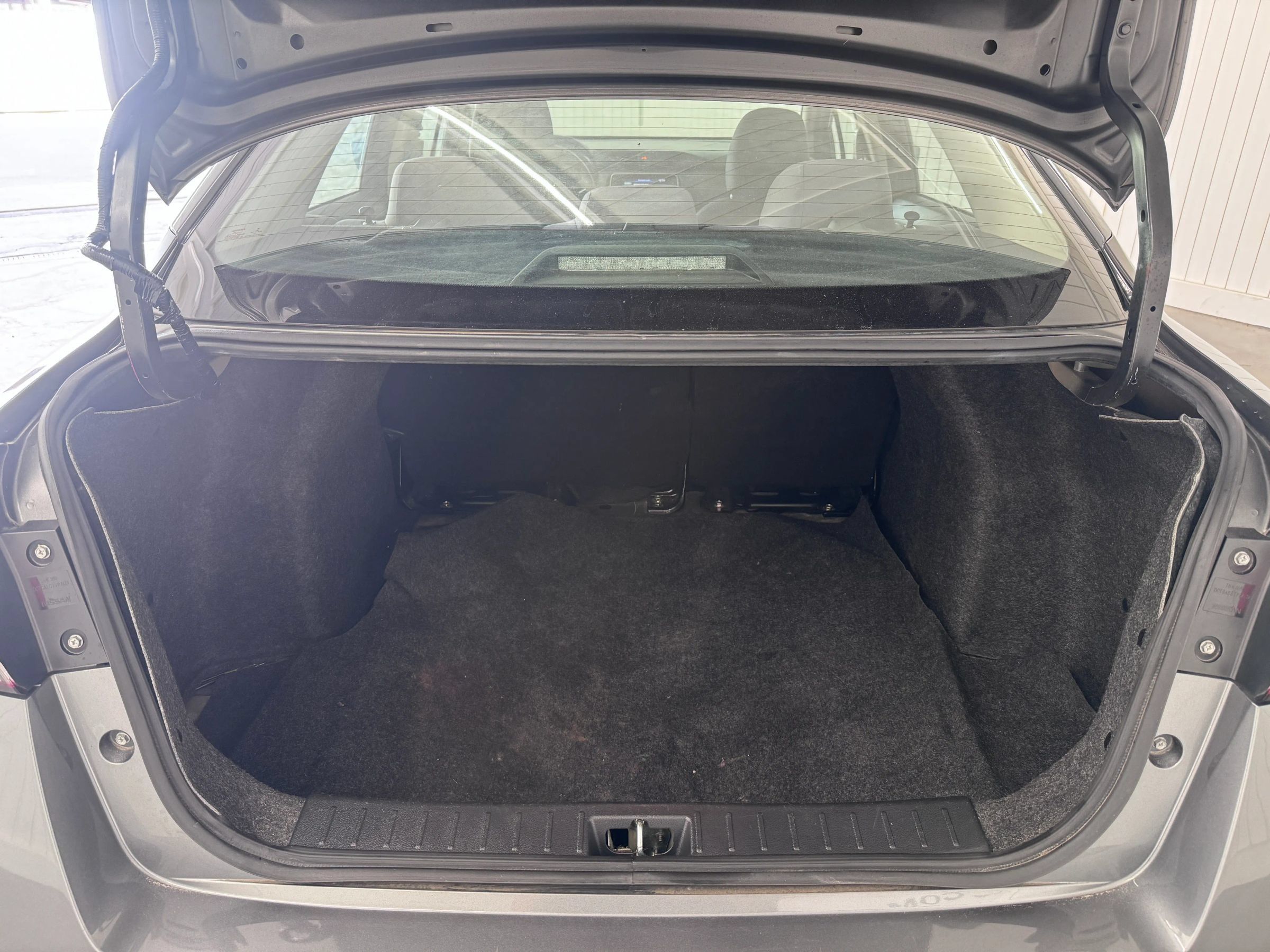 Used 2021 Nissan Versa S FWD image 13
