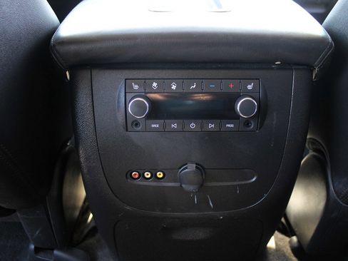 Used 2013 GMC Yukon Denali AWD/4WD image 26