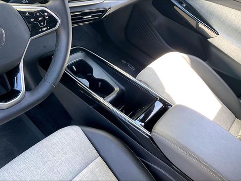 Certified 2023 Volkswagen ID.4 Pro RWD image 16