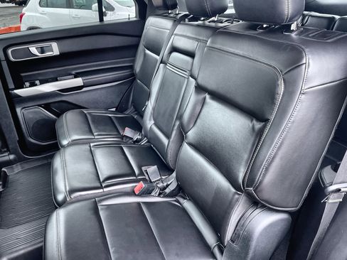 Used 2021 Ford Explorer XLT w/ Equipment Group 202A image 21