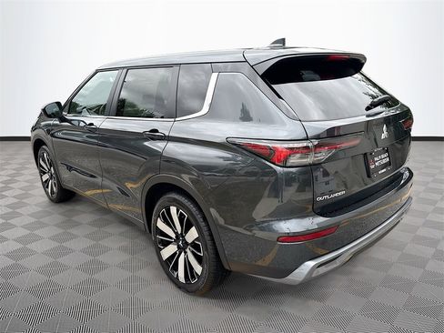 New 2026 Mitsubishi Outlander SE image 5