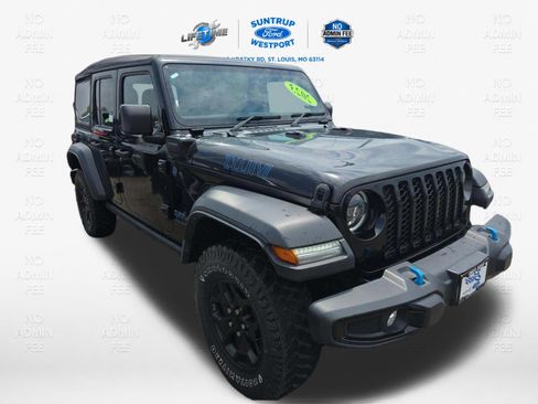 Used 2023 Jeep Wrangler Unlimited w/ Cold Weather Group AWD/4WD image 19