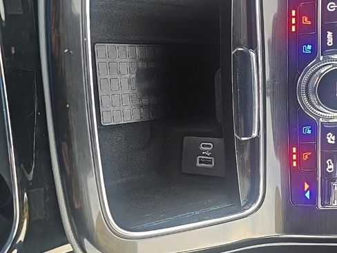 Used 2022 Lincoln Nautilus Reserve w/ Equipment Group 202A image 14