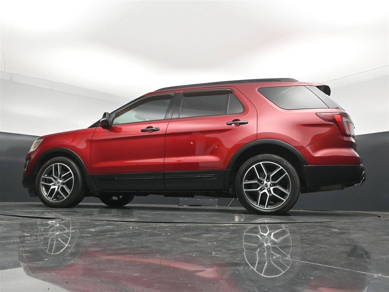 Used 2017 Ford Explorer Sport w/ Equipment Group 401A AWD/4WD image 34