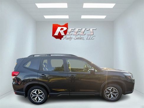 Used 2019 Subaru Forester Premium w/ All-Weather Package AWD/4WD image 29