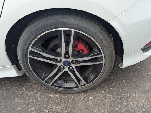 Used 2018 Ford Focus ST w/ Equipment Group 402A FWD image 8