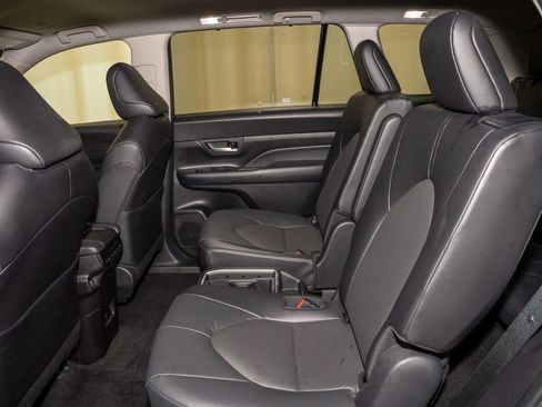 Used 2025 Toyota Grand Highlander FWD image 10