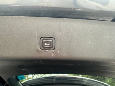 Used 2023 Chevrolet Traverse LT w/ LPO, Floor Liner Package AWD/4WD image 26
