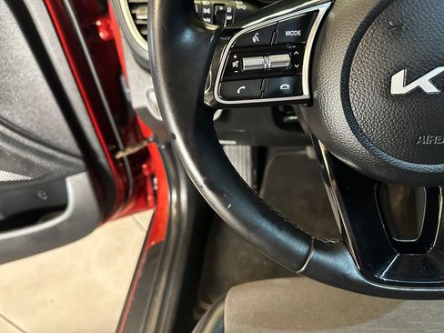Used 2022 Kia Seltos S AWD/4WD image 11