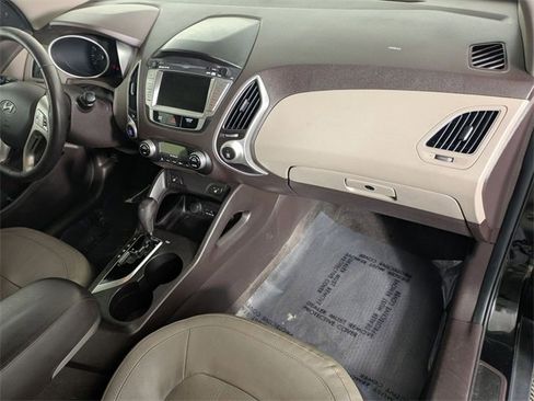 Used 2013 Hyundai Tucson Limited w/ Premium Pkg image 32