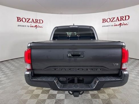 Used 2017 Toyota Tacoma TRD Off-Road image 7