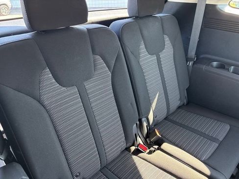 Used 2022 Kia Sorento LX image 33