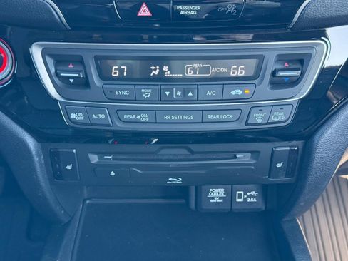 Used 2019 Honda Pilot Touring image 15