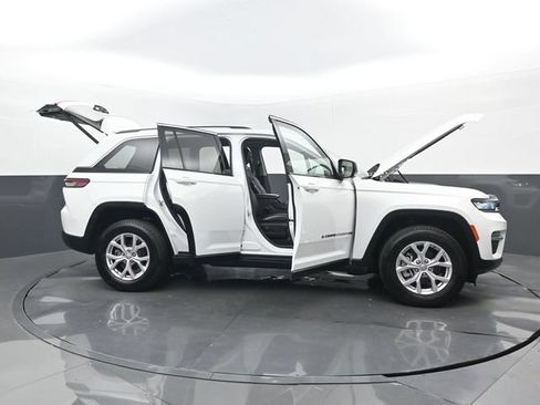 Used 2022 Jeep Grand Cherokee Limited AWD/4WD image 33