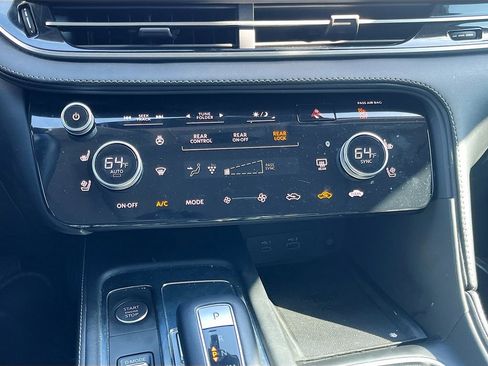 Used 2023 INFINITI QX60 Sensory w/ Vision Package FWD image 16