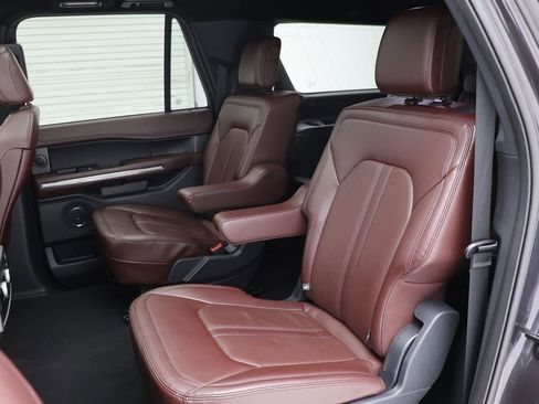 Used 2024 Ford Expedition Max Limited image 12