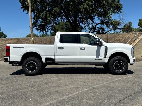 New 2026 Ford F250 Platinum w/ Platinum Plus Package AWD/4WD image 2
