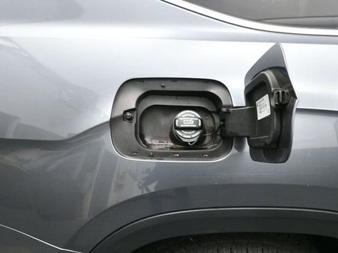 Used 2018 Volkswagen Atlas Launch Edition image 13