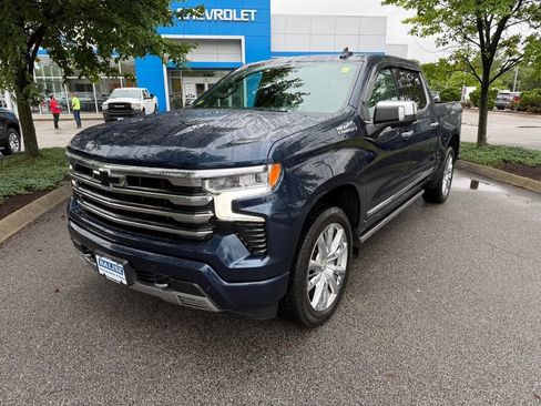 Used 2023 Chevrolet Silverado 1500 High Country w/ High Country Premium Package AWD/4WD image 9