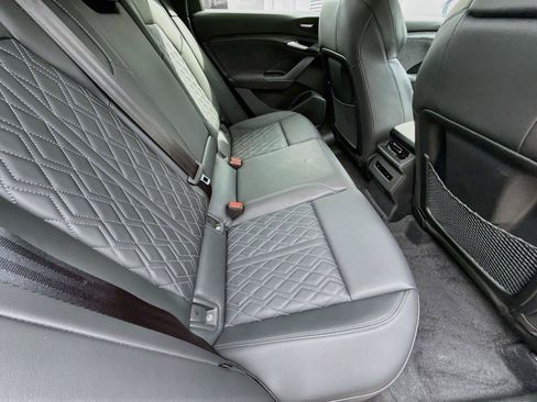 Certified 2025 Audi SQ6 e-tron Prestige AWD/4WD image 28