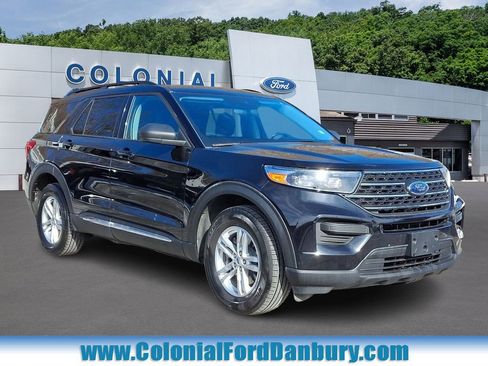 Used 2023 Ford Explorer XLT image 1
