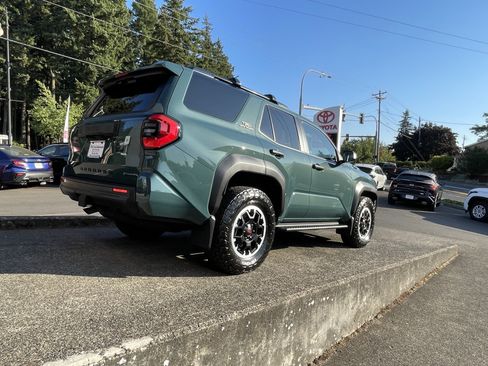 Certified 2025 Toyota 4Runner TRD Off-Road AWD/4WD image 7