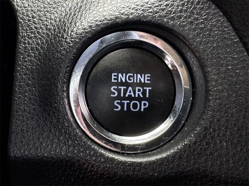 Used 2019 Toyota RAV4 Limited w/ Advanced Technology Package image 20