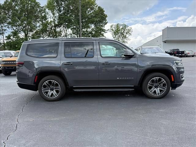 Used 2022 Jeep Wagoneer Series III AWD/4WD image 3