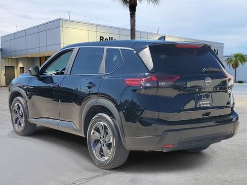 Used 2025 Nissan Rogue SV FWD image 4