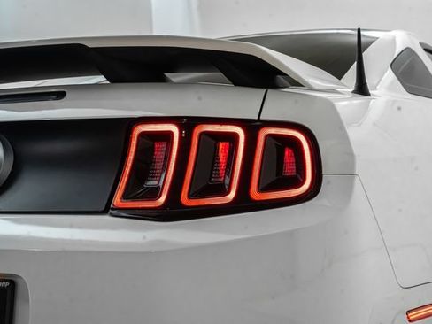 Used 2013 Ford Mustang GT Premium RWD image 12
