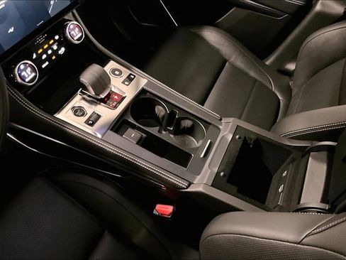 Certified 2024 Jaguar F-PACE R-Dynamic S image 11