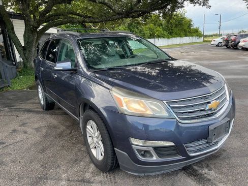Used 2017 Chevrolet Traverse LT FWD image 3