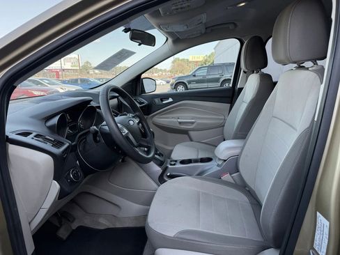 Used 2014 Ford Escape SE w/ Equipment Group 201A image 2