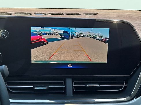 Used 2026 Chevrolet Trax LT FWD image 16