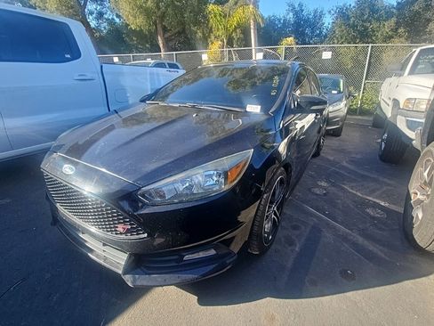 Used 2018 Ford Focus ST image 14