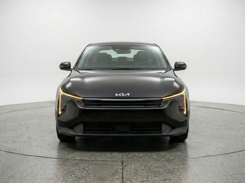 Used 2025 Kia K4 LXS image 2