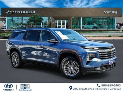 Used 2025 Chevrolet Traverse LT