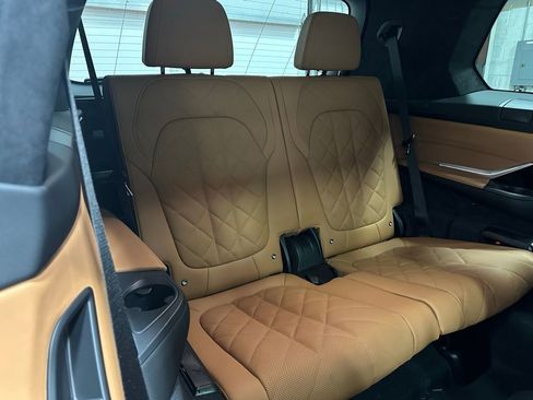 Used 2026 BMW X7 xDrive40i w/ M Sport Package image 57