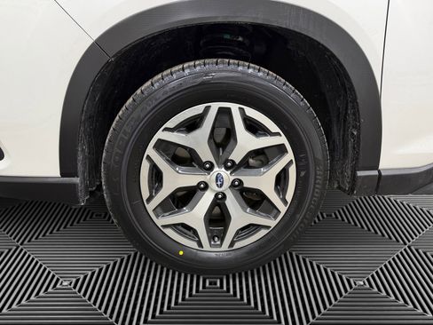 Used 2023 Subaru Forester Premium image 14