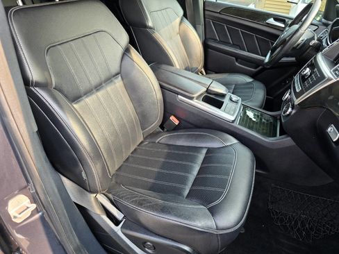 Used 2016 Mercedes-Benz GL 450 4MATIC w/ Premium I Package image 33