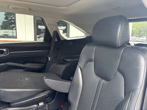 Used 2023 Kia Sorento SX AWD/4WD image 6