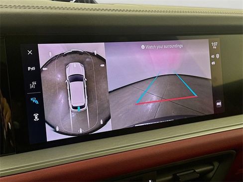 Used 2024 Porsche Cayenne w/ Sport Chrono Package image 17