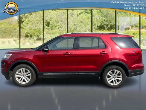 Used 2018 Ford Explorer XLT w/ Equipment Group 201A AWD/4WD image 11