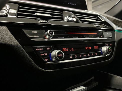 Used 2019 BMW M550i xDrive AWD/4WD image 11