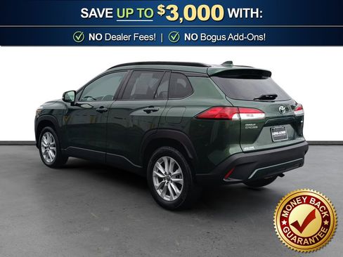 Used 2022 Toyota Corolla Cross LE w/ Moonroof Package image 4