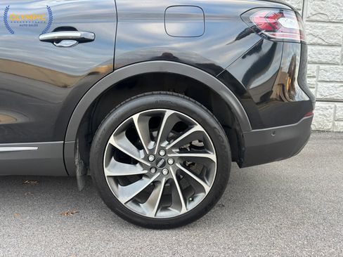 Used 2019 Lincoln Nautilus Reserve image 10