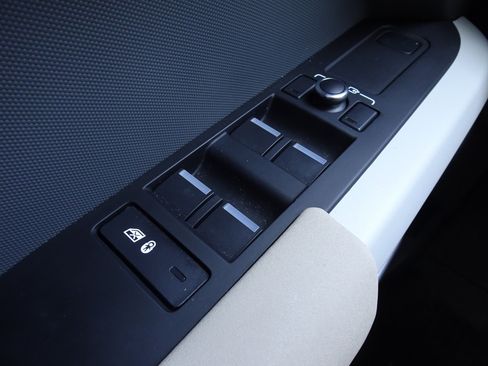 Certified 2023 Land Rover Defender 110 S AWD/4WD image 29